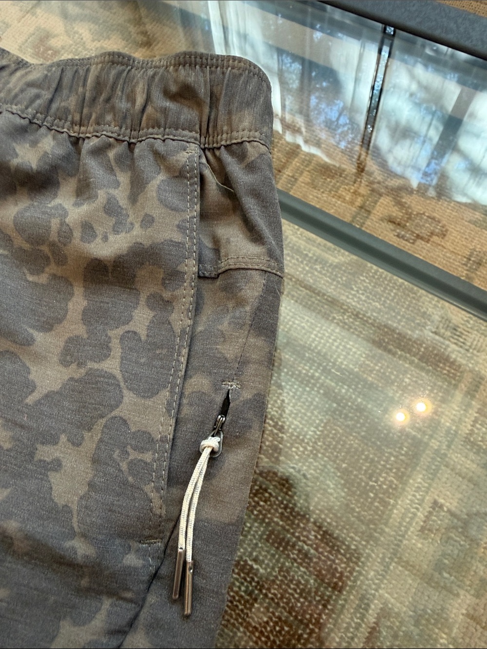 Vuori men’s ultra lightweight linerless shorts - Picture 3 of 9